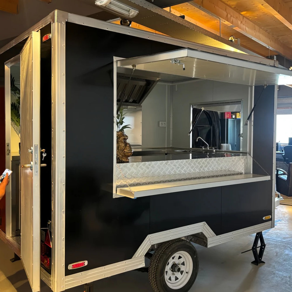 Mini Black Box Food Trailer 3m Mobile Kitchen